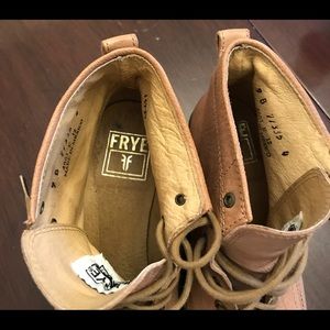 Frye 77335 Carson Lace Up Boot size 9
